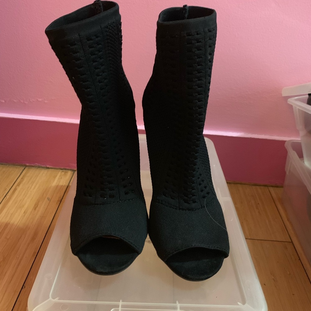 Shoes - Picture 2 of 2